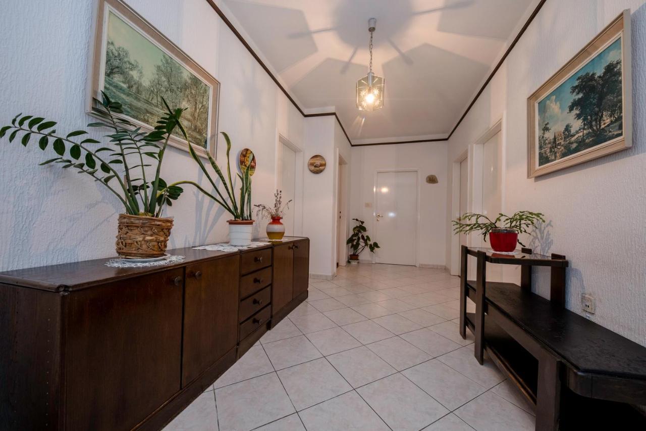 Apartments And Rooms Bolero ราบ ภายนอก รูปภาพ