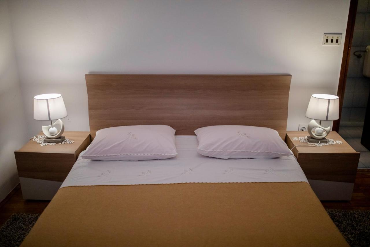 Apartments And Rooms Bolero ราบ ภายนอก รูปภาพ