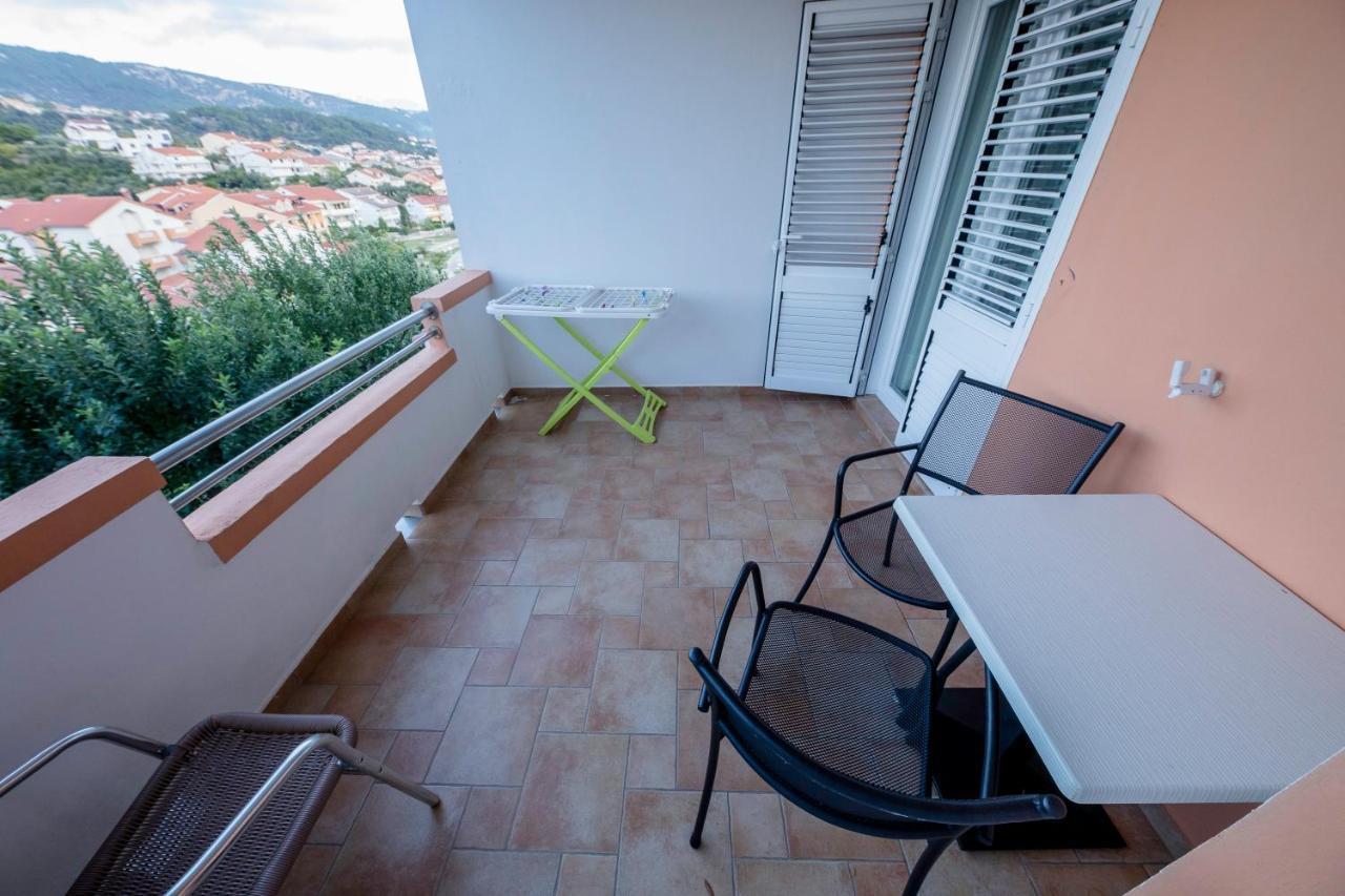 Apartments And Rooms Bolero ราบ ภายนอก รูปภาพ